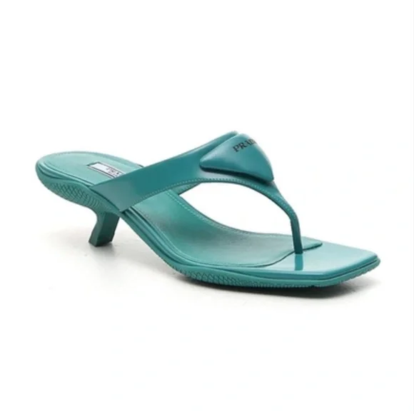 【PRADA】日本未入荷★THONG サンダル Prada | Shoes | Prada Logo Plaque Thong Kitten Heel Sandals